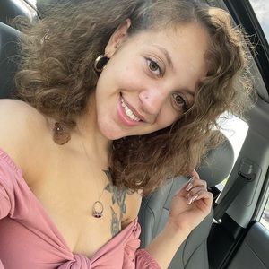 Meet your Posher, Carley